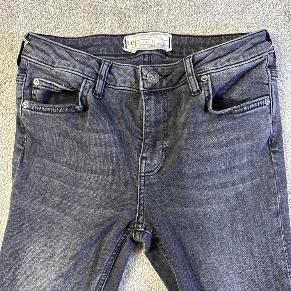Free People Flare Jeans Women's 25 Charcoal Wash Distressed Denim - Picture 2 of 7
